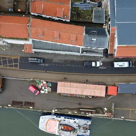 Sea View Prime Historic Old Town Location * Γουίτμπι