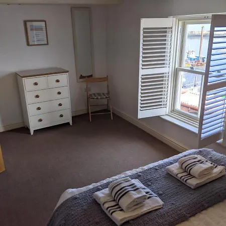 Sea View Prime Historic Old Town Location *